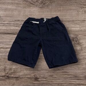 (8) Kenneth Cole navy blue shorts for boy size 8